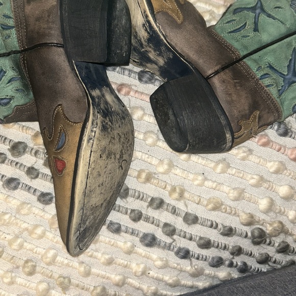 Beautiful Cowgirl Boots - Picture 5 of 11